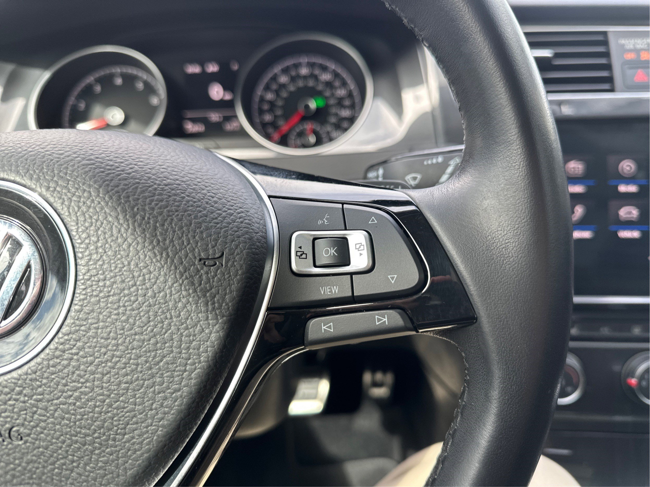 Used 2019 Volkswagen Golf Alltrack SE image 35