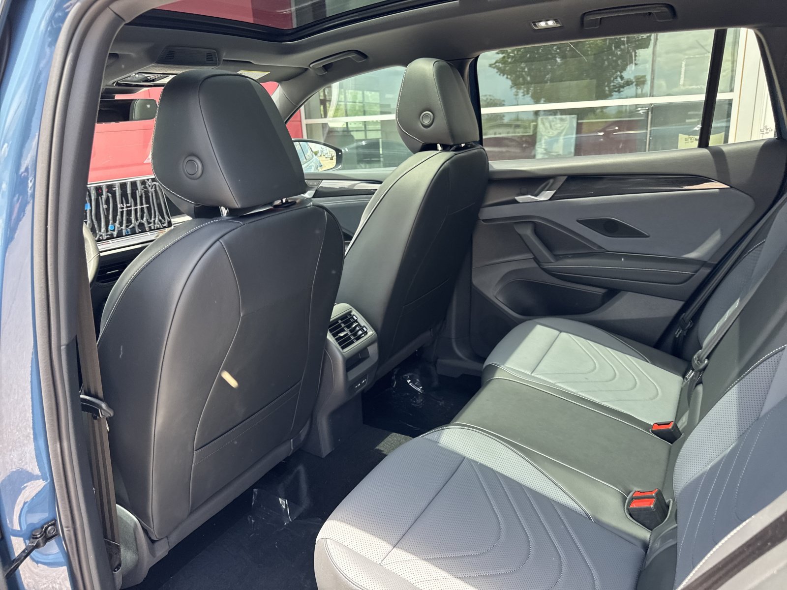 New 2026 Volkswagen Tiguan SE R-Line FWD image 19