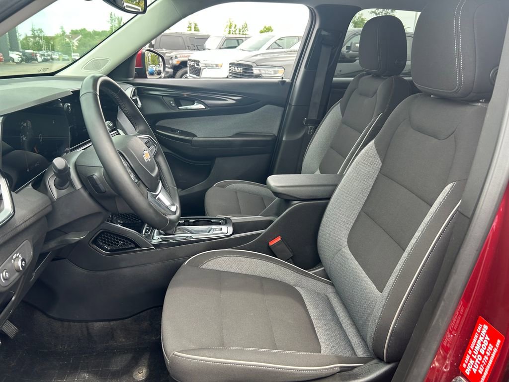 Used 2024 Chevrolet TrailBlazer LT w/ Convenience Package AWD/4WD image 23