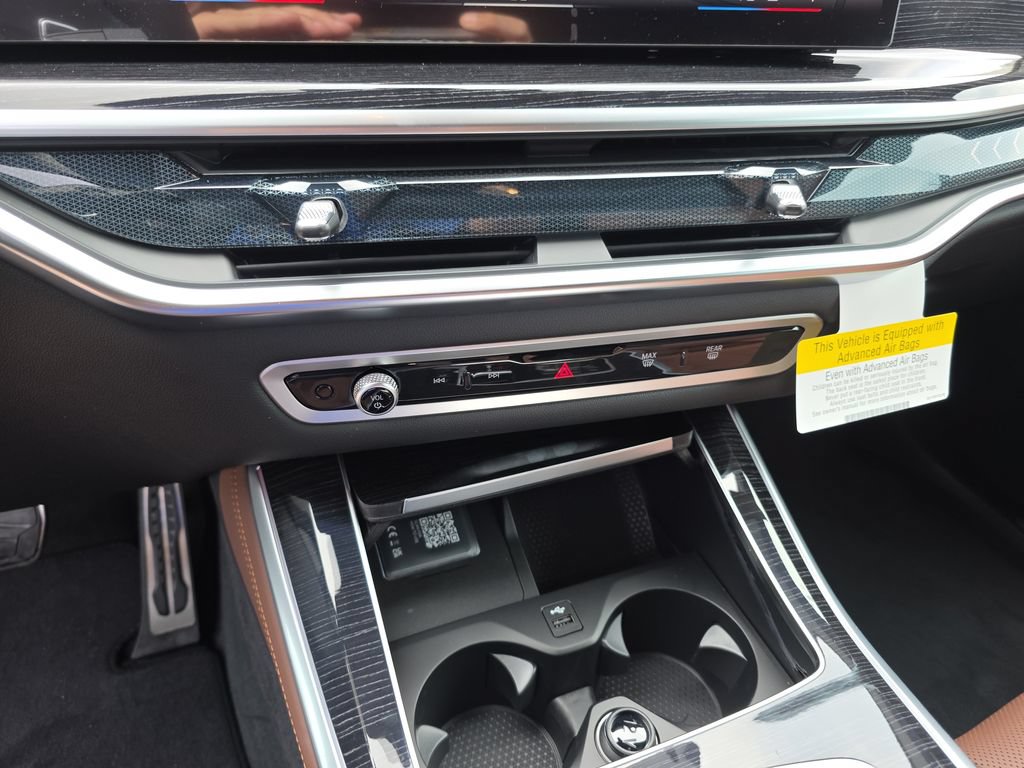 New 2026 BMW X5 xDrive40i w/ M Sport Package AWD/4WD image 16