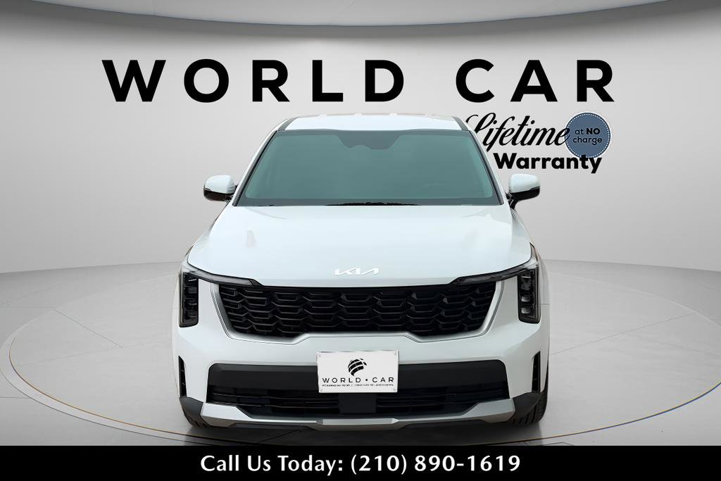 Used 2025 Kia Sorento LX FWD image 2