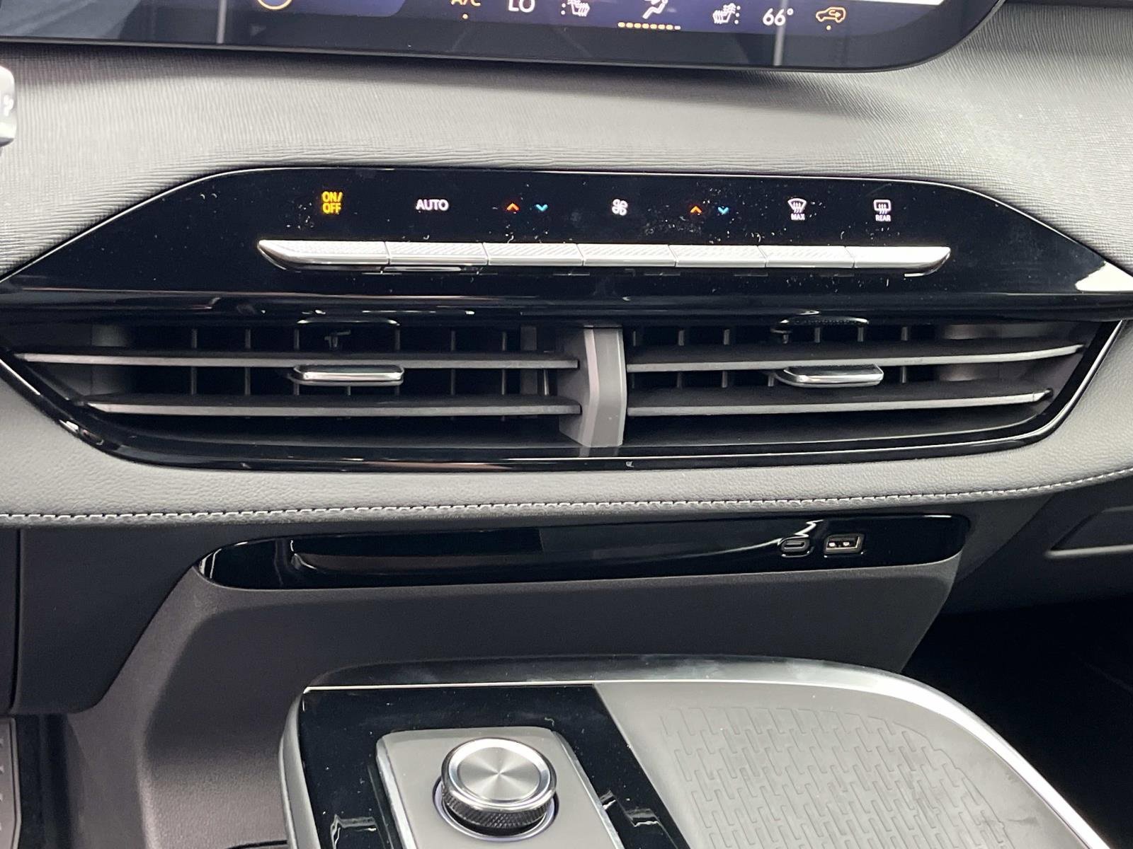 New 2026 Buick Enclave Preferred w/ Power Package image 29