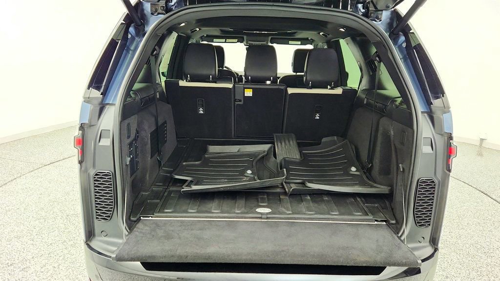 Used 2023 Land Rover Discovery S R-Dynamic AWD/4WD image 23