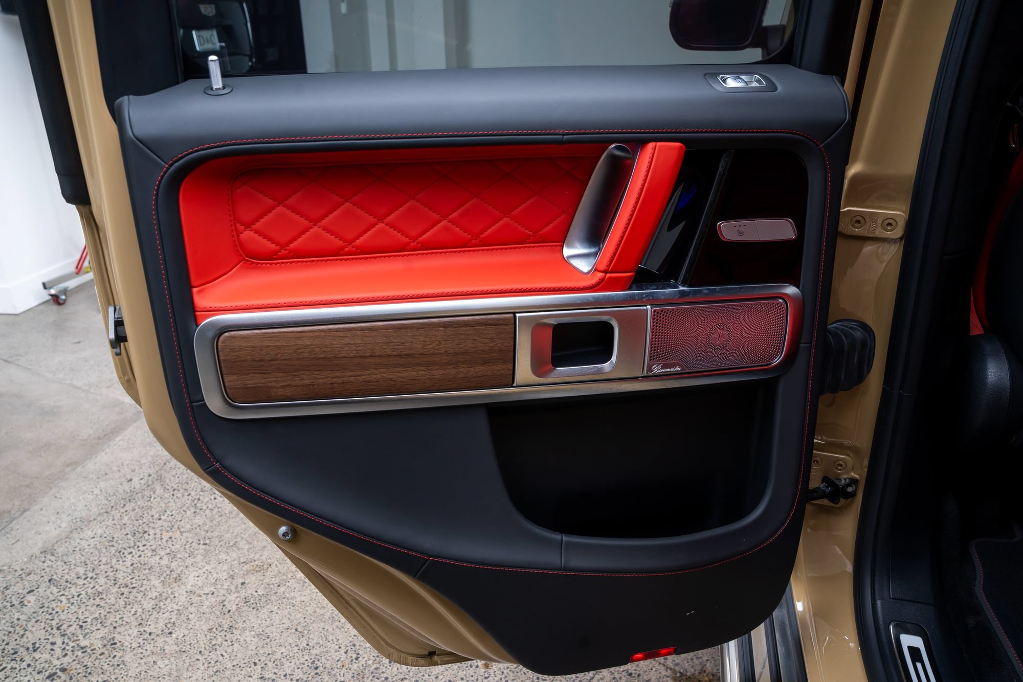 Used 2025 Mercedes-Benz G 580 w/ EQ Technology image 25