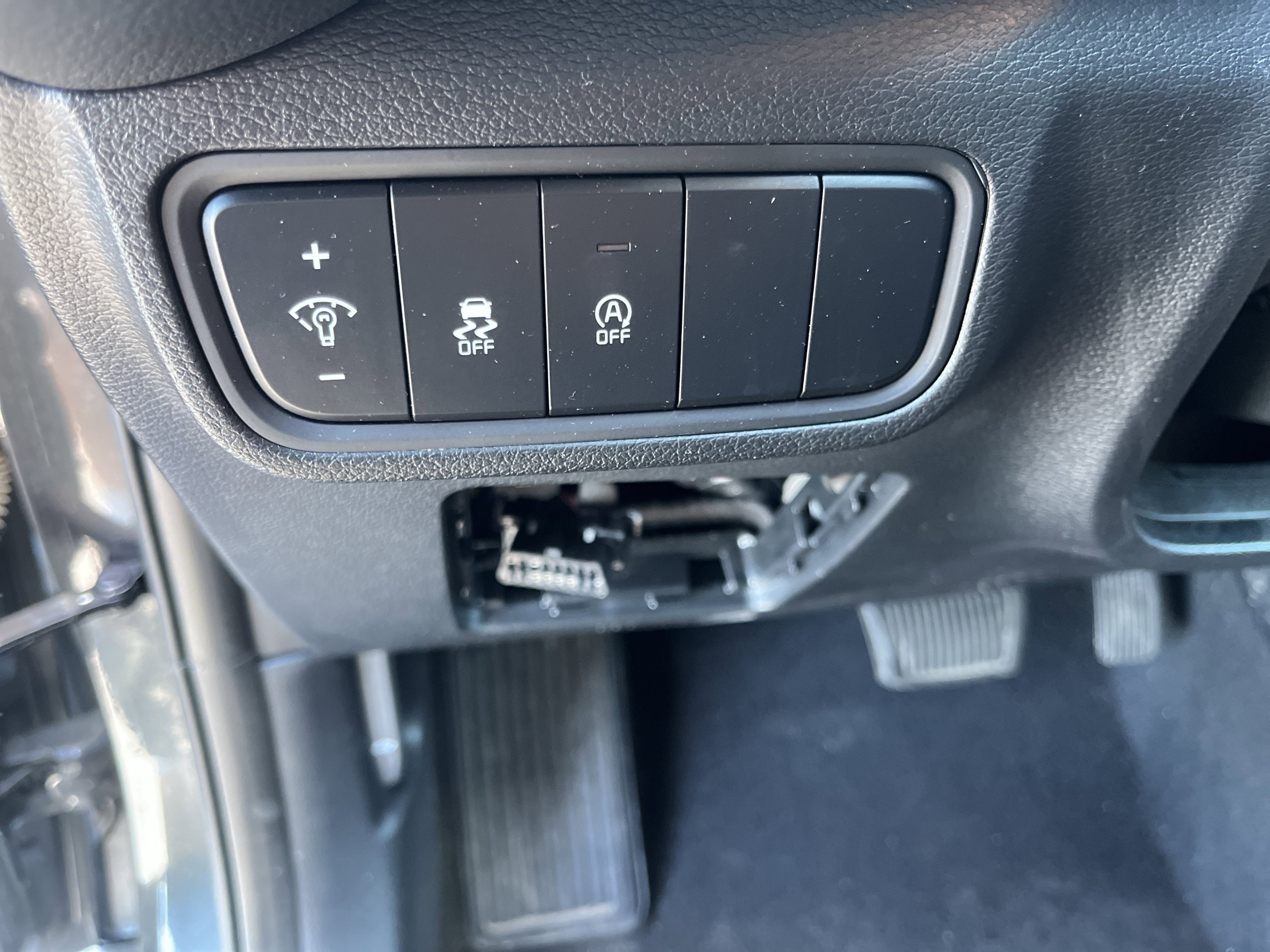 Used 2025 Kia Soul LX w/ LX Technology Package FWD image 17