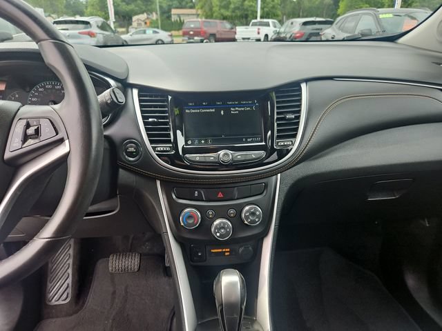 Used 2019 Chevrolet Trax LT w/ LT Convenience Package AWD/4WD image 18