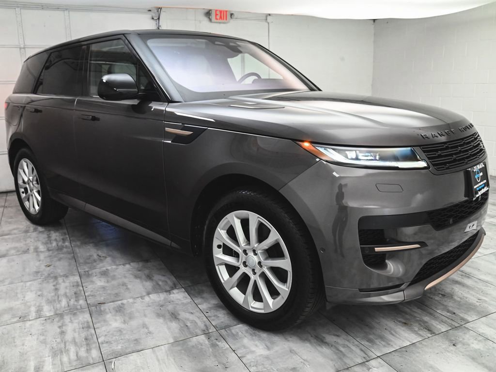 Used 2023 Land Rover Range Rover Sport SE Dynamic image 3