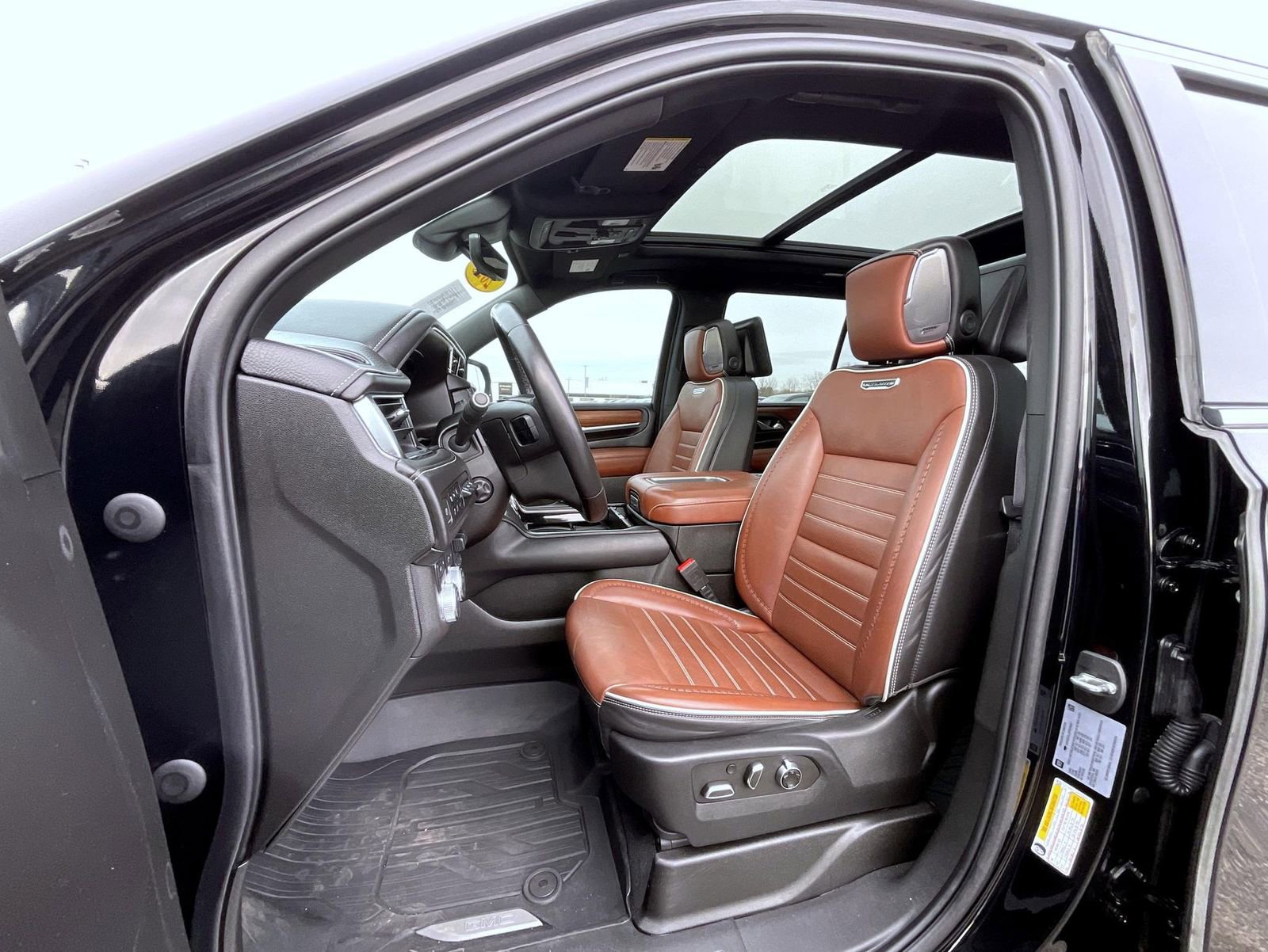 Certified 2023 GMC Yukon Denali Ultimate image 10