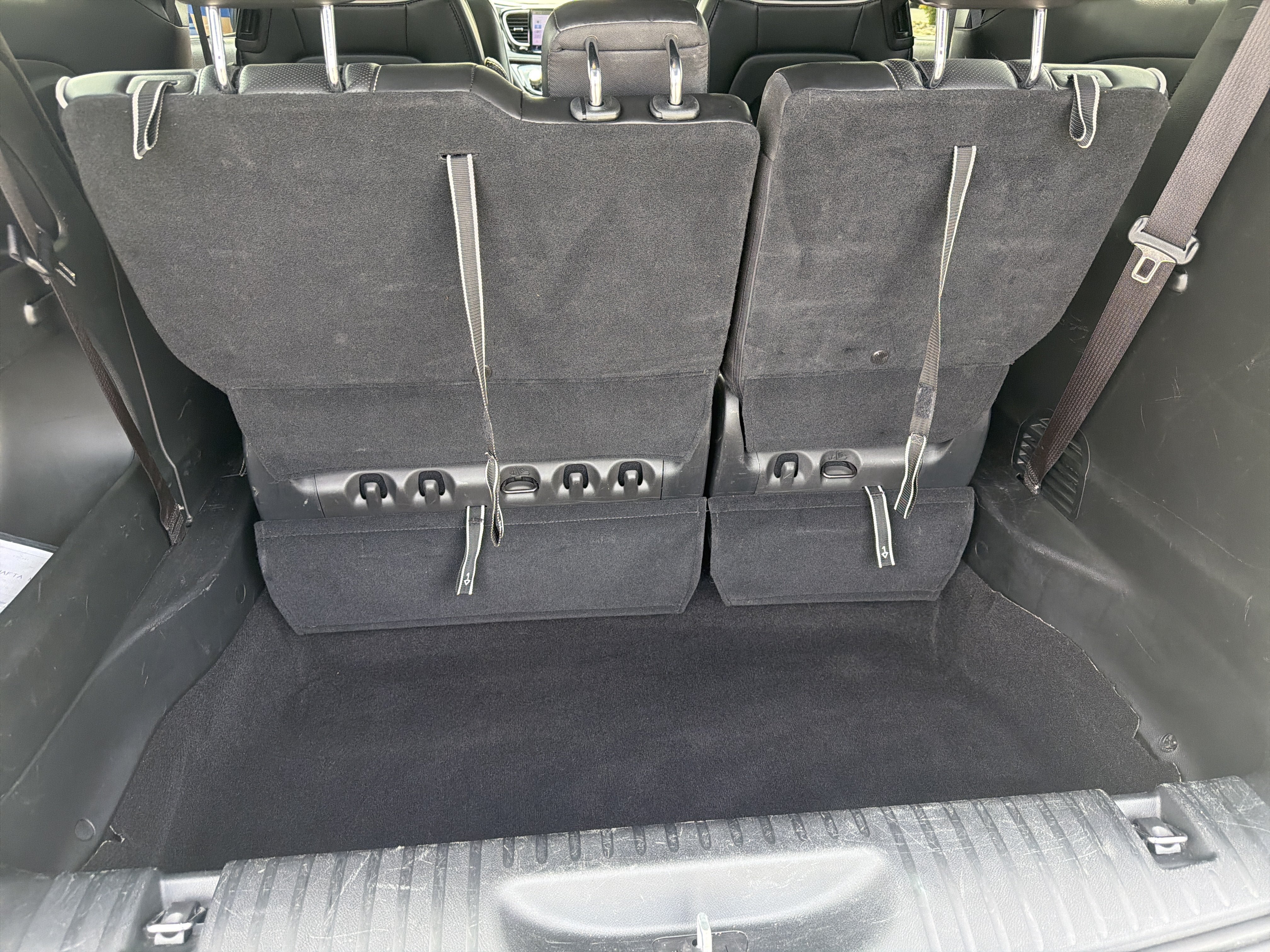 Used 2025 Chrysler Pacifica Limited FWD image 24