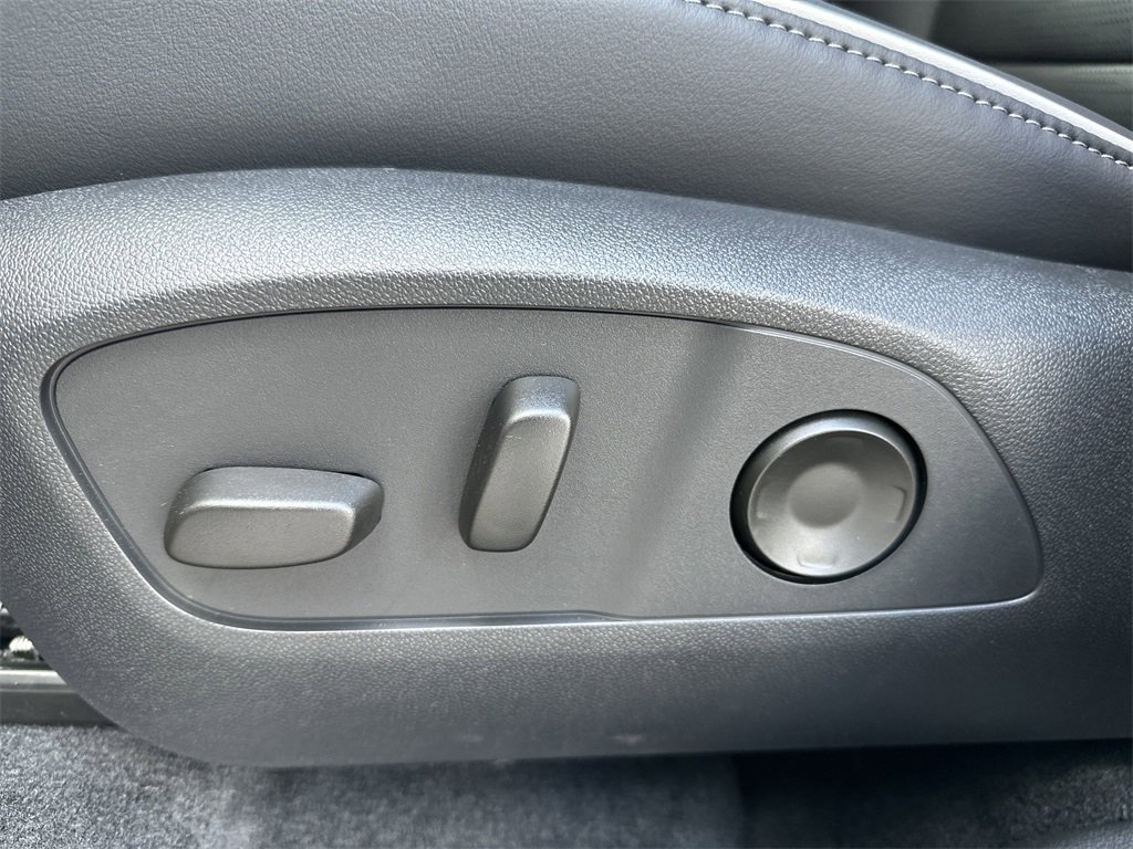 New 2025 Buick Enclave Sport Touring w/ Power Package image 16