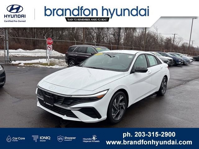 Certified 2025 Hyundai Elantra SEL FWD image 3
