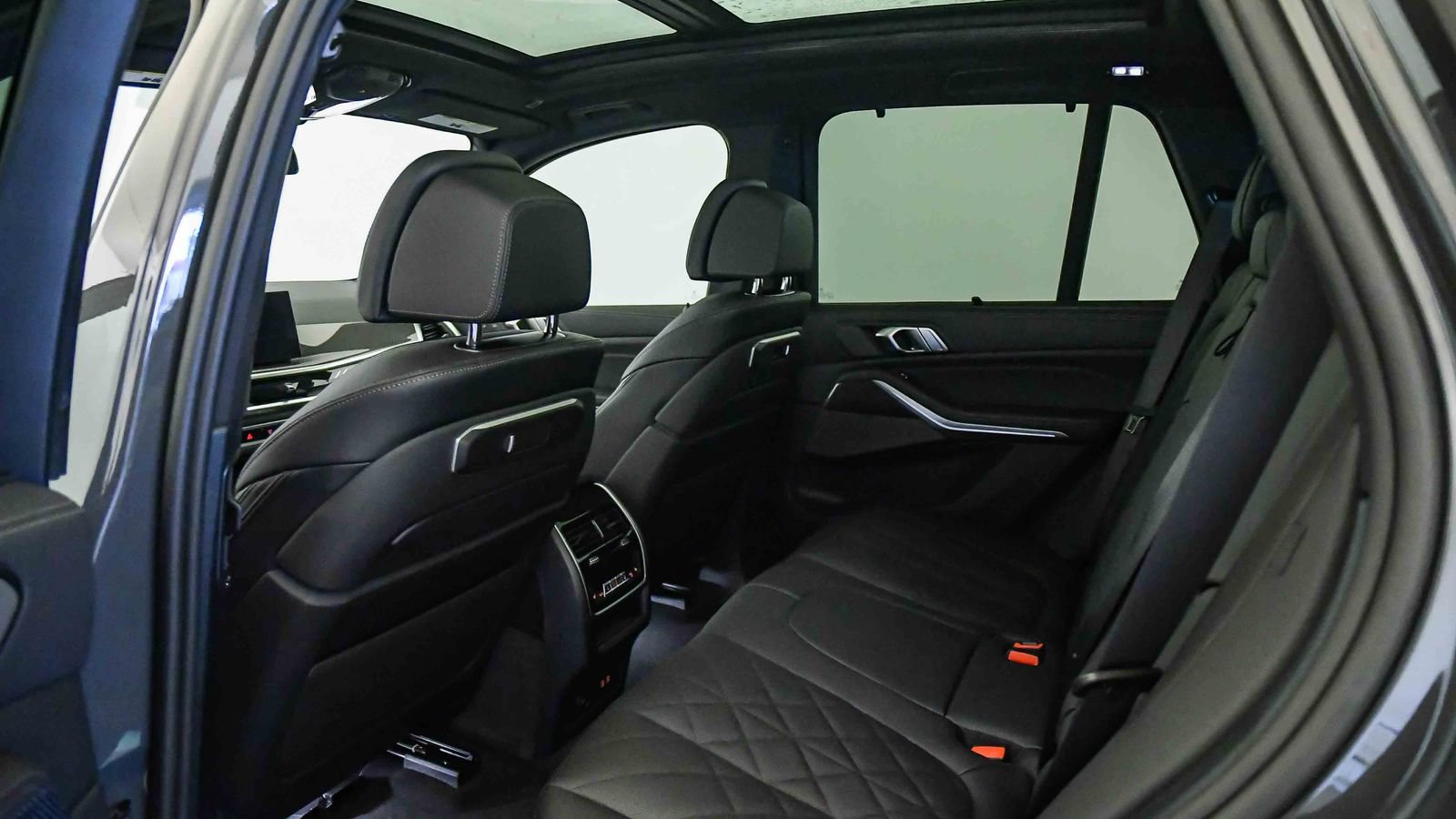 New 2026 BMW X5 M60i AWD/4WD image 25