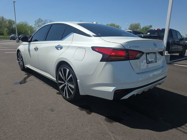 Used 2020 Nissan Altima 2.0 Platinum FWD image 12