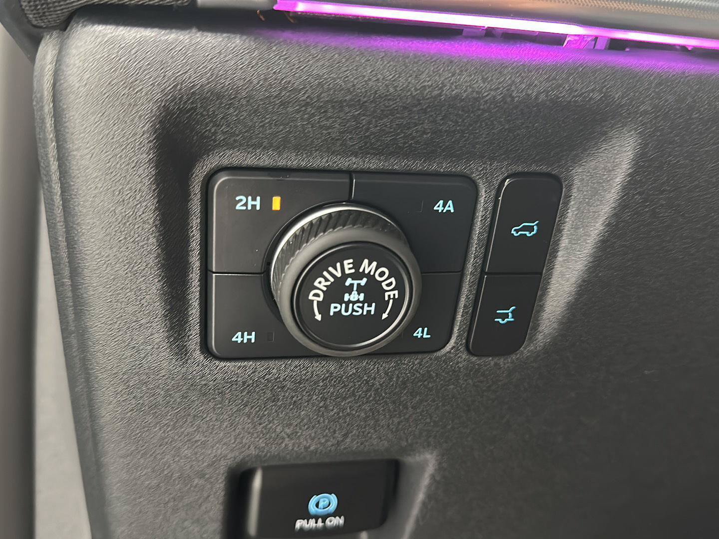 Used 2025 Ford Expedition Tremor AWD/4WD image 17
