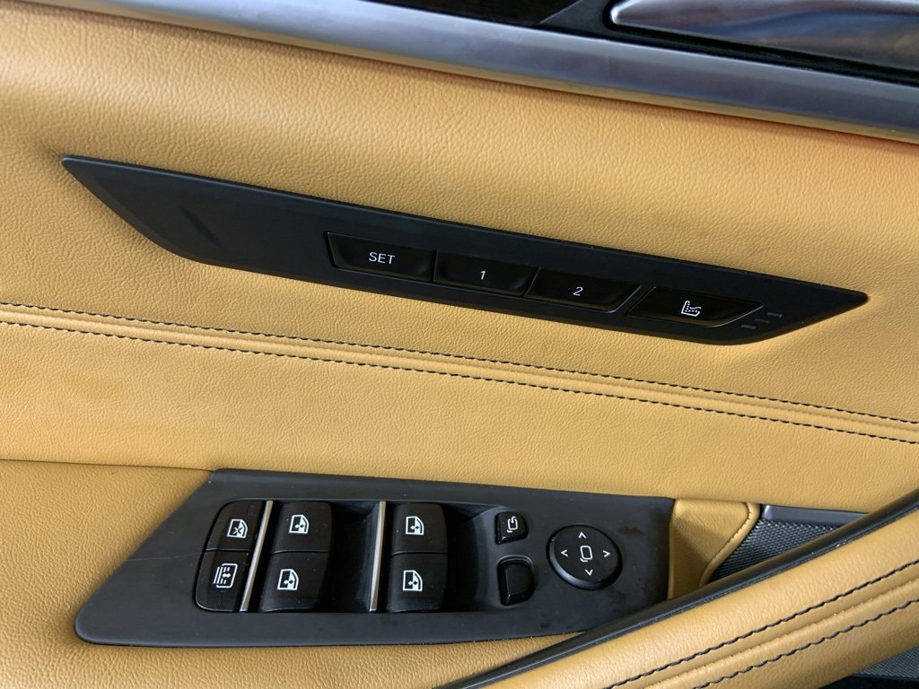 Used 2020 BMW 530e xDrive w/ Executive Package image 22