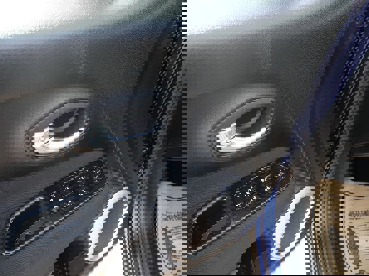 Used 2018 Jeep Renegade Sport w/ Power & Air Group image 16