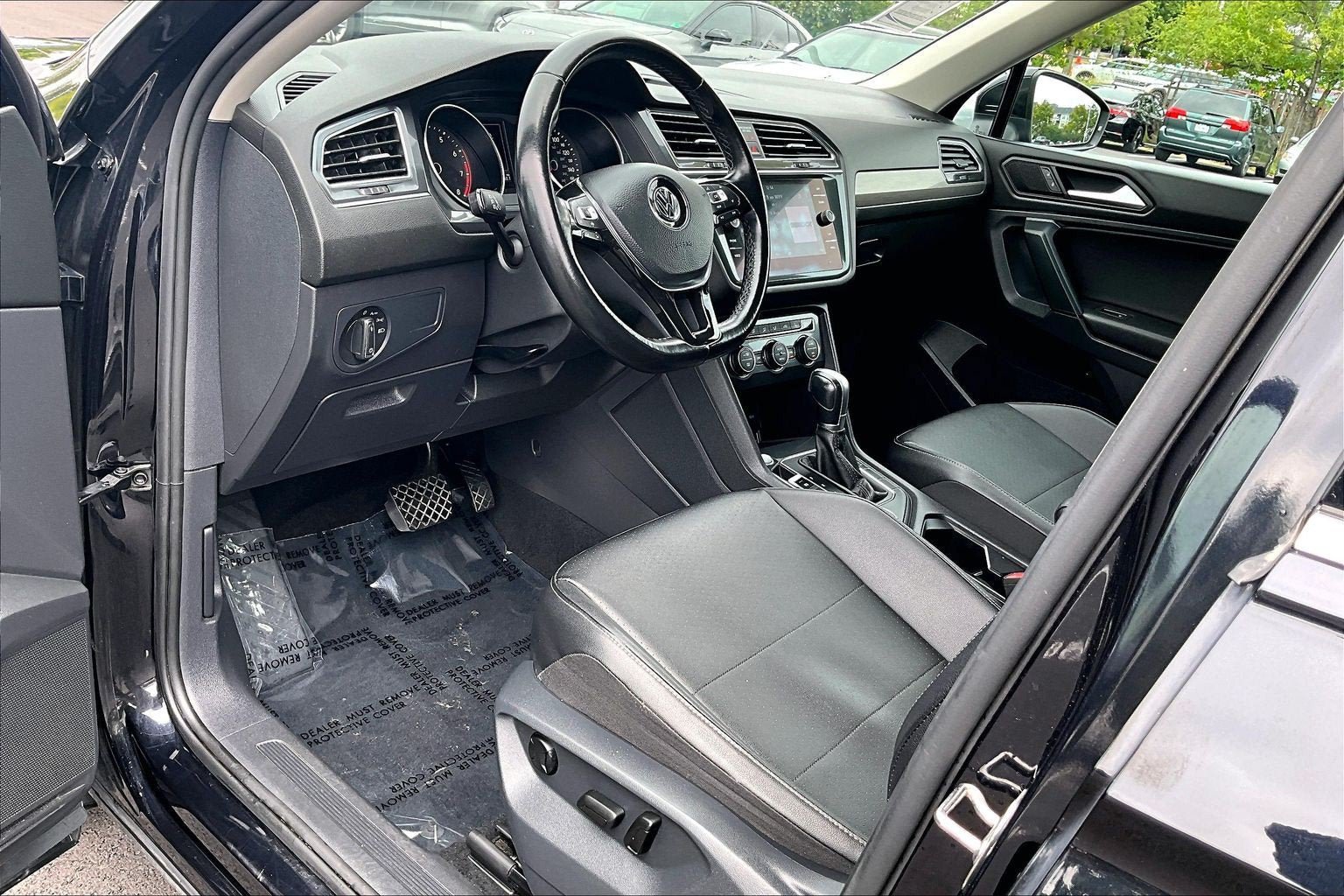 Used 2019 Volkswagen Tiguan SE AWD/4WD image 12