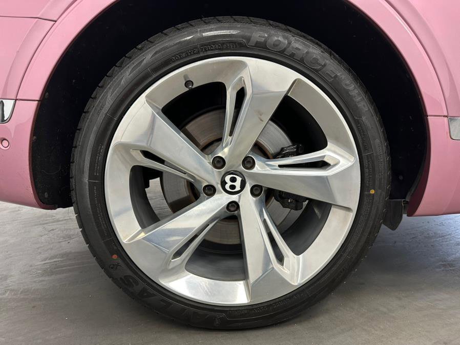 Used 2018 Bentley Bentayga image 64