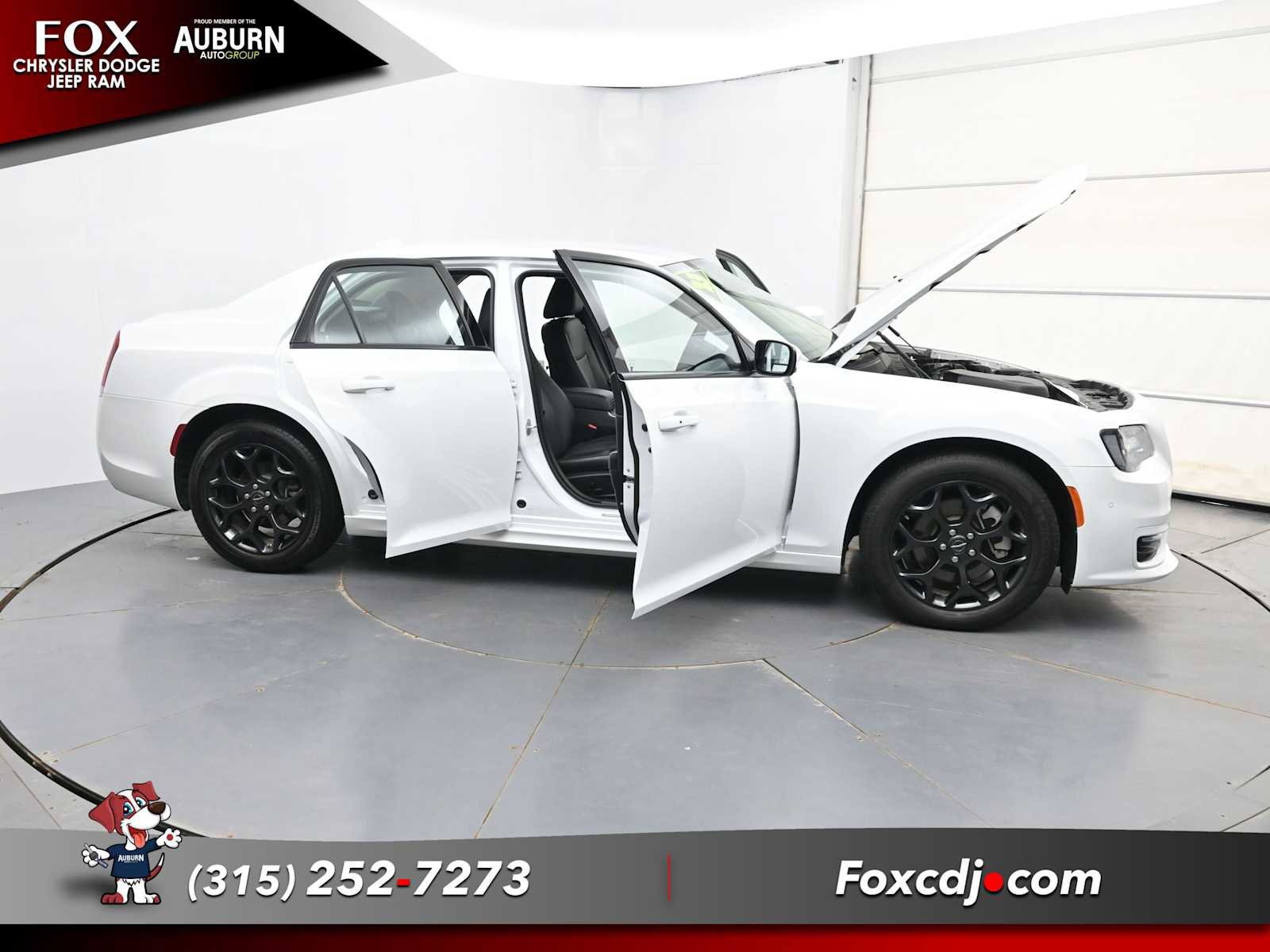 Used 2023 Chrysler 300 Touring L w/ Comfort Group image 39