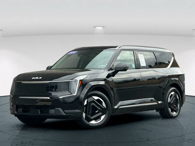 Used 2024 Kia EV9 Land AWD/4WD image 2