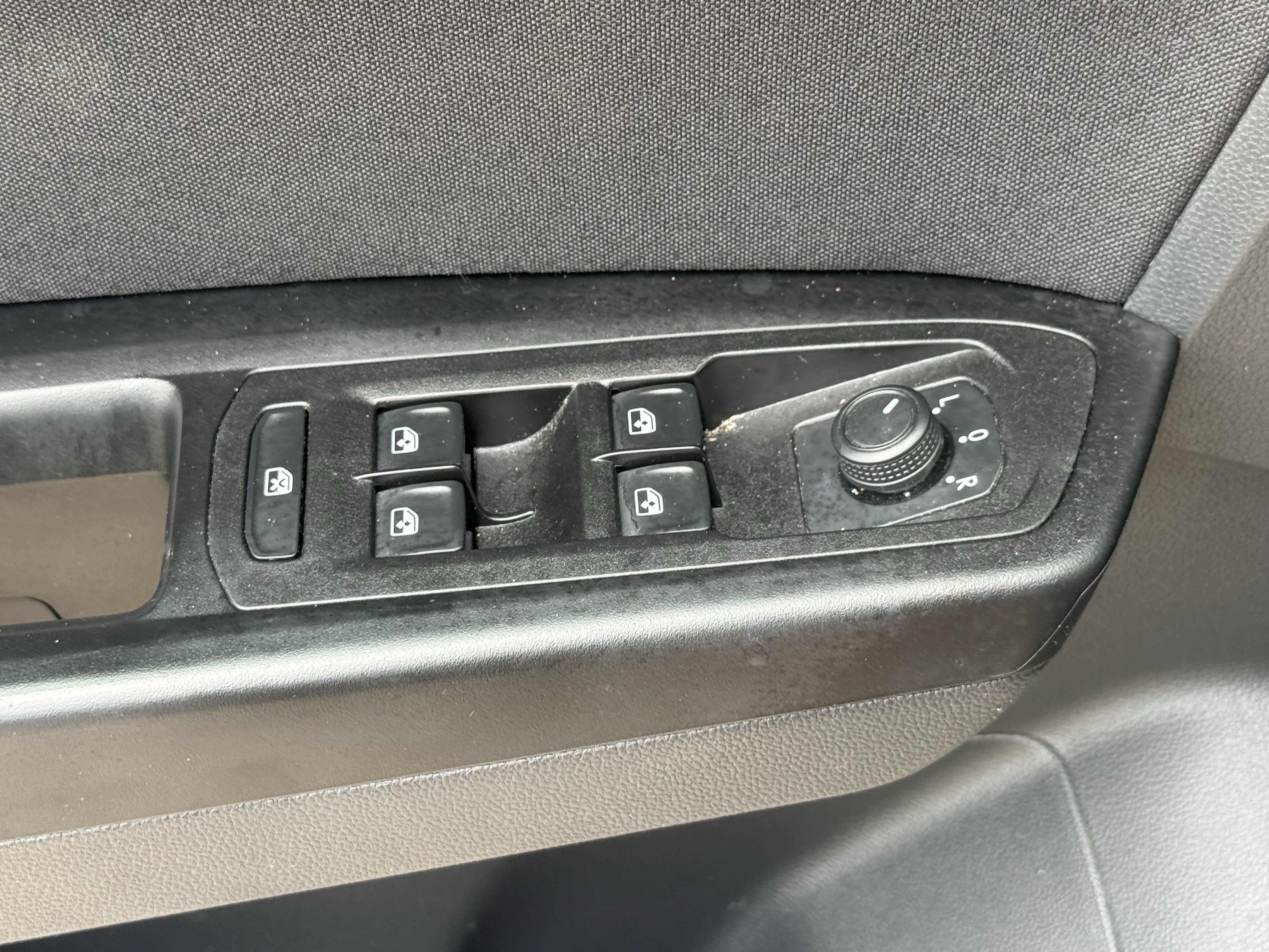 Used 2021 Volkswagen Atlas S FWD image 26