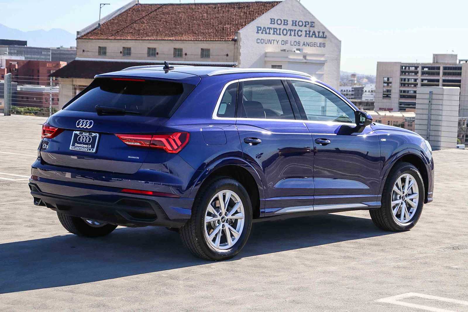 Used 2025 Audi Q3 2.0T Premium w/ Convenience Package image 4