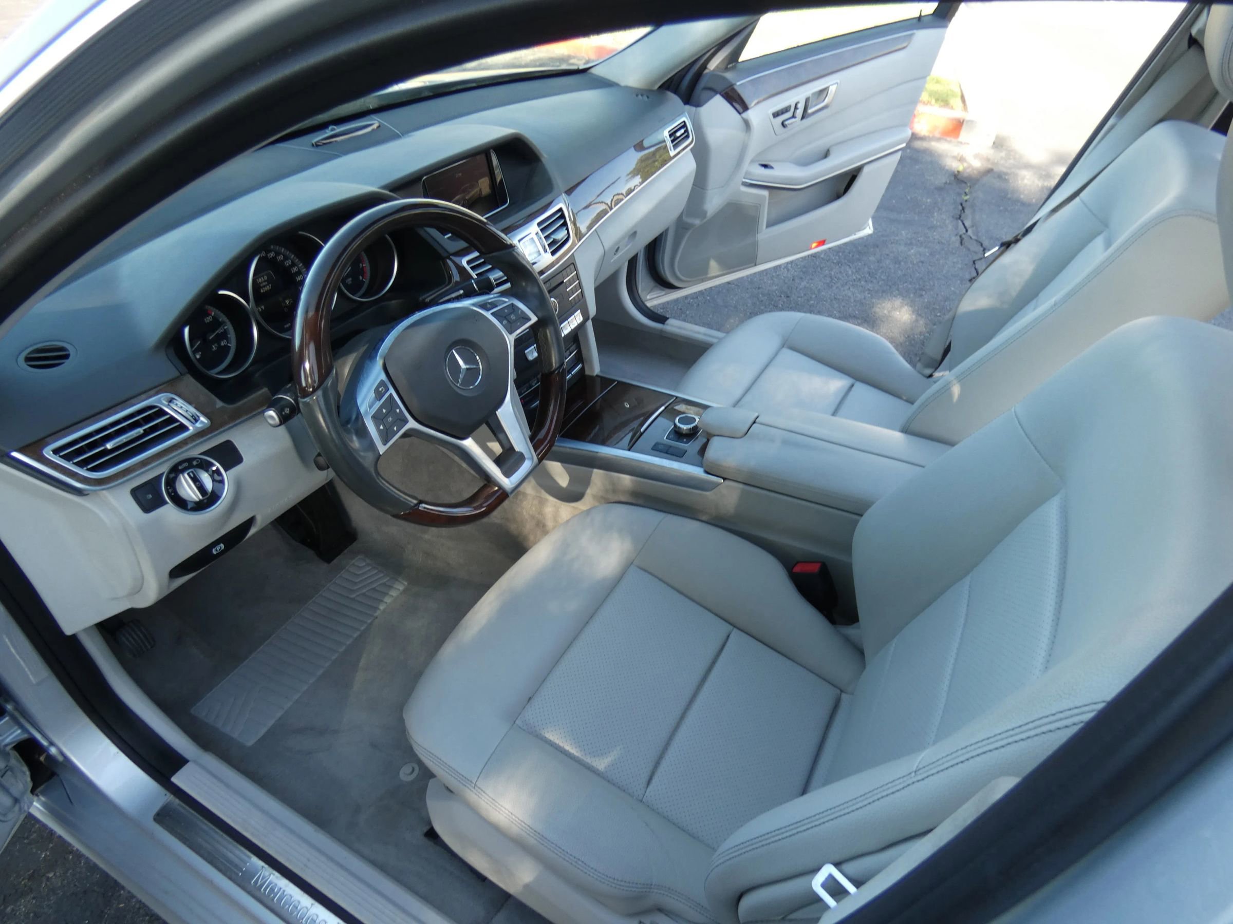 Used 2016 Mercedes-Benz E 350 Sedan w/ Premium Package image 45