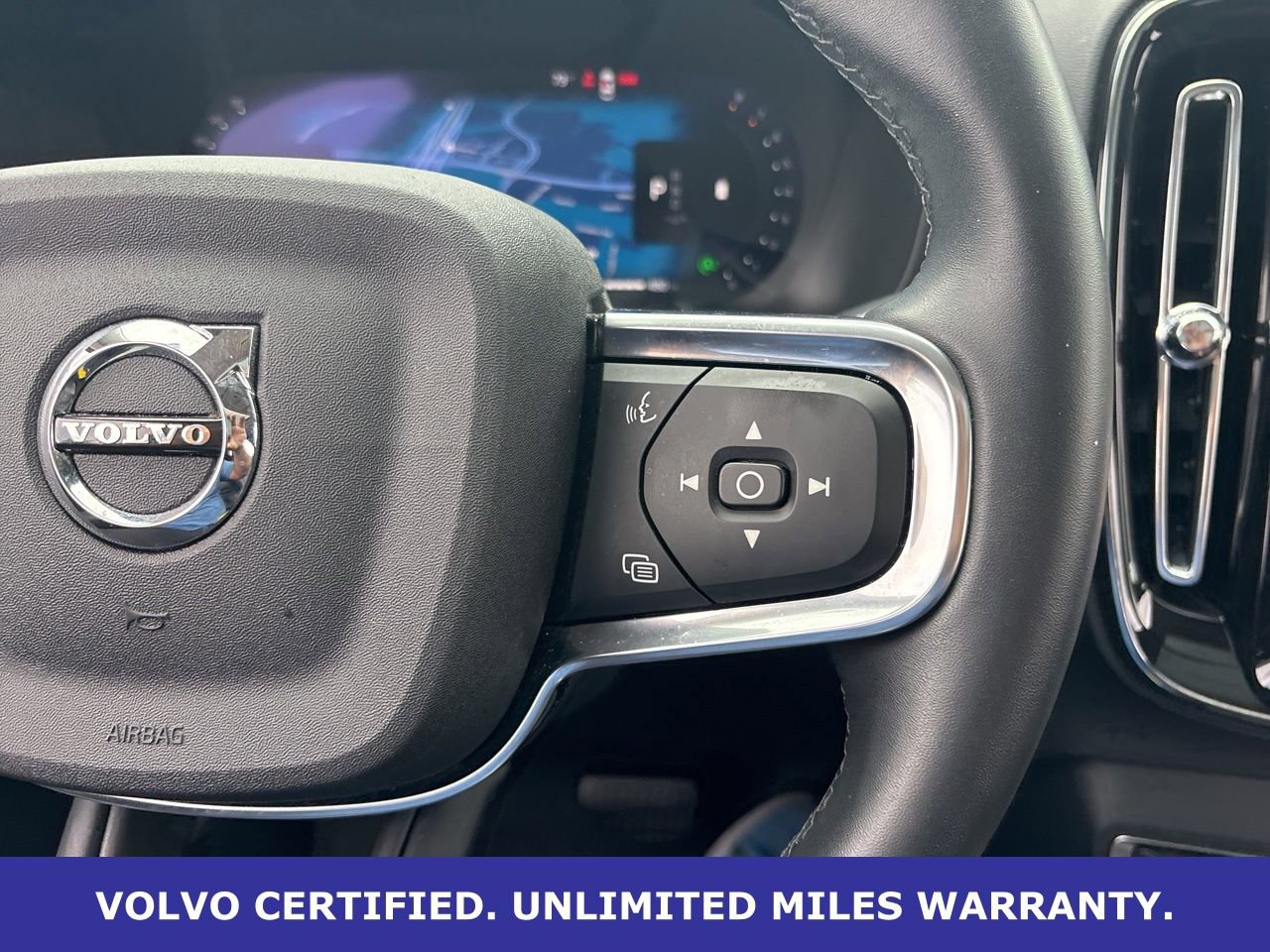 Used 2025 Volvo XC40 B5 Core AWD/4WD image 23