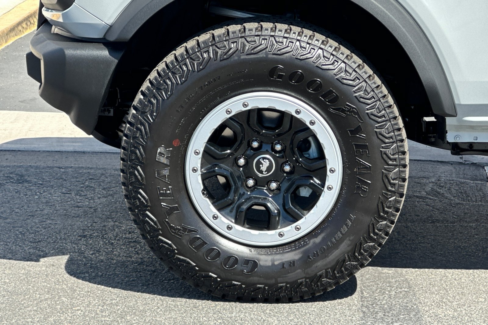 New 2026 Ford Bronco 2-Door w/ Sasquatch Package AWD/4WD image 24