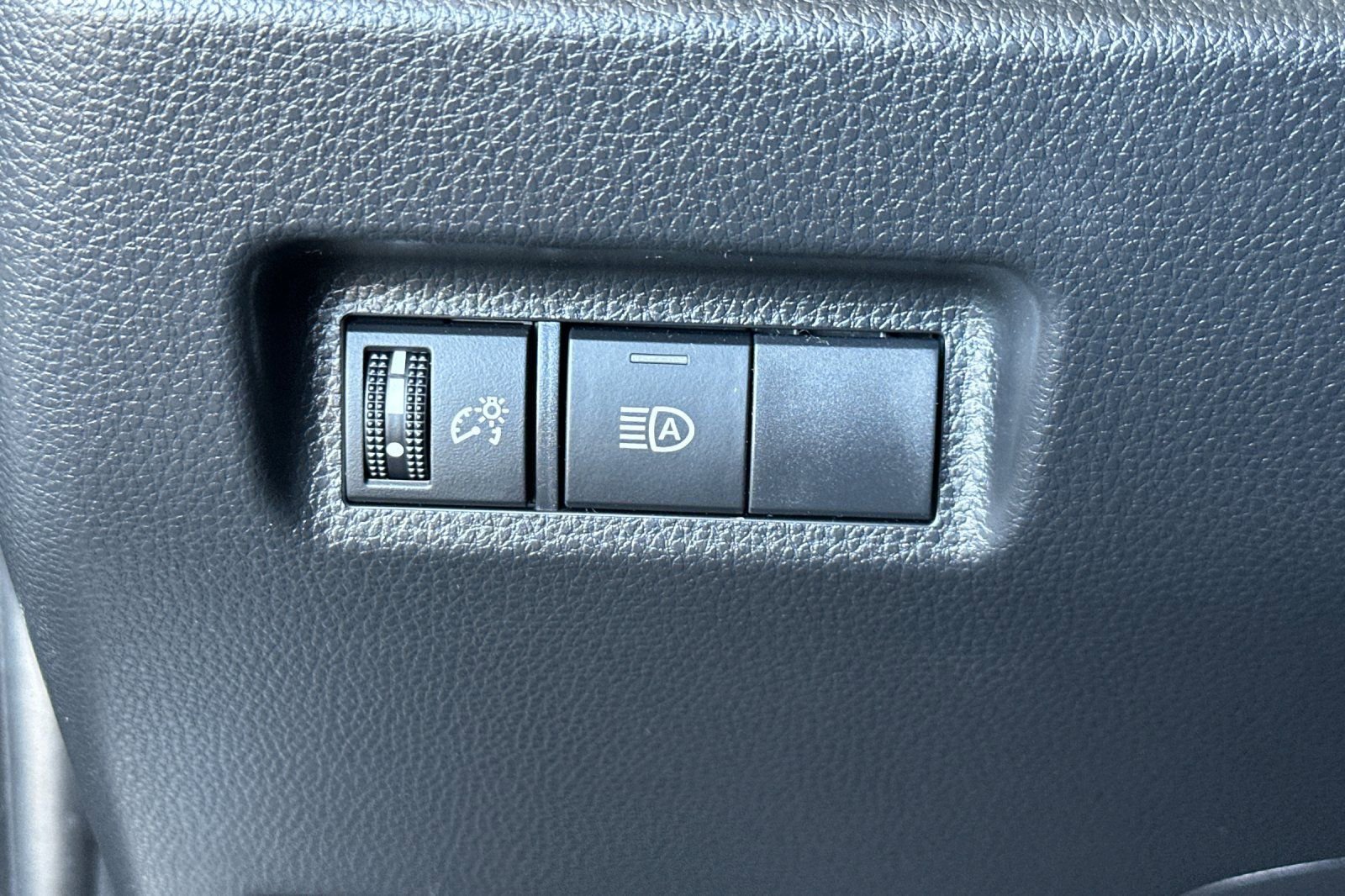 Certified 2025 Toyota RAV4 LE image 32