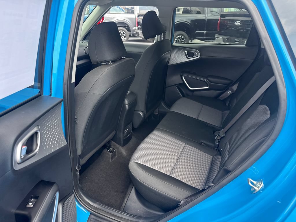 Used 2025 Kia Soul S FWD image 15