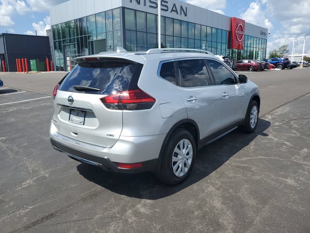 Used 2017 Nissan Rogue S w/ S Appearance Package AWD/4WD image 4