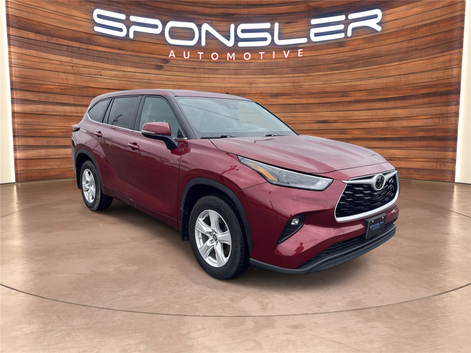 Used 2024 Toyota Highlander LE image 8