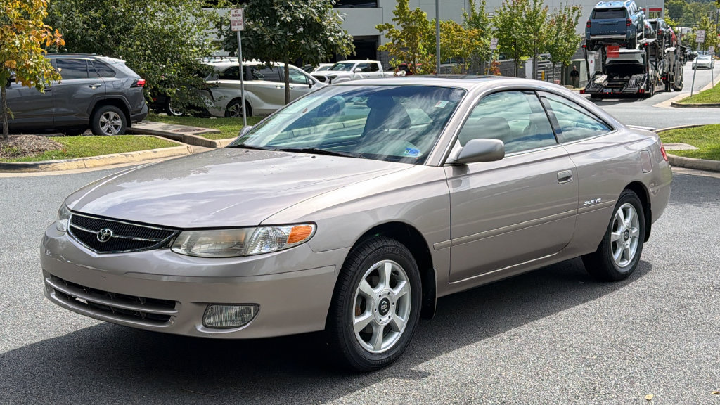 Used 1999 Toyota Solara SLE w/ Sport Pkg FWD image 2