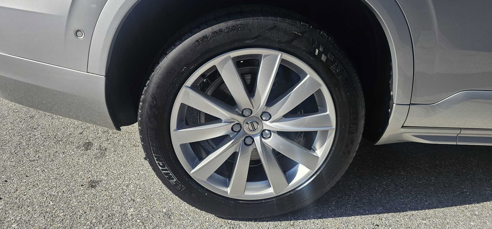 Used 2018 Volvo XC90 T5 Momentum w/ Convenience Package FWD image 7