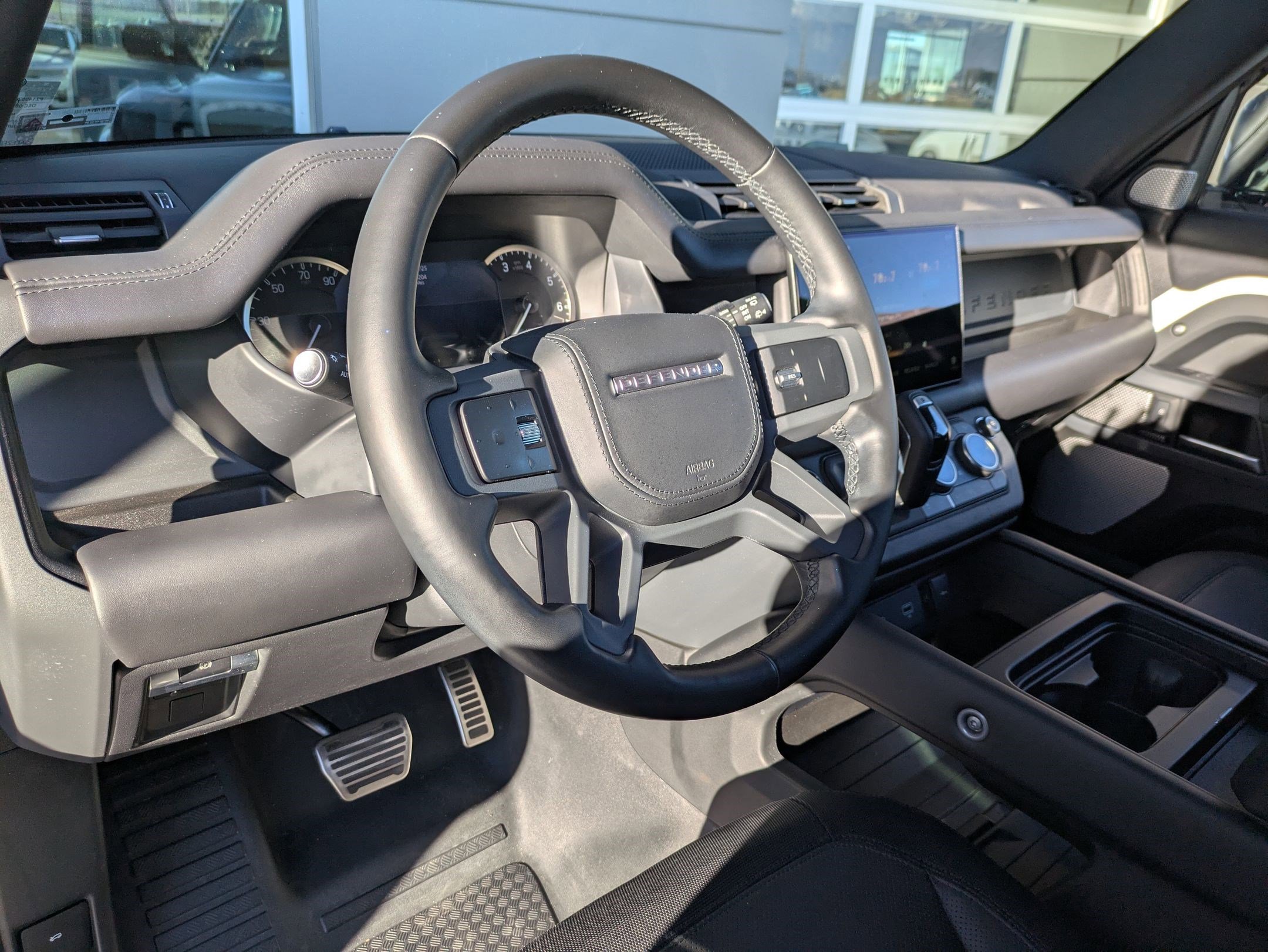 Used 2023 Land Rover Defender 130 X-Dynamic SE image 14