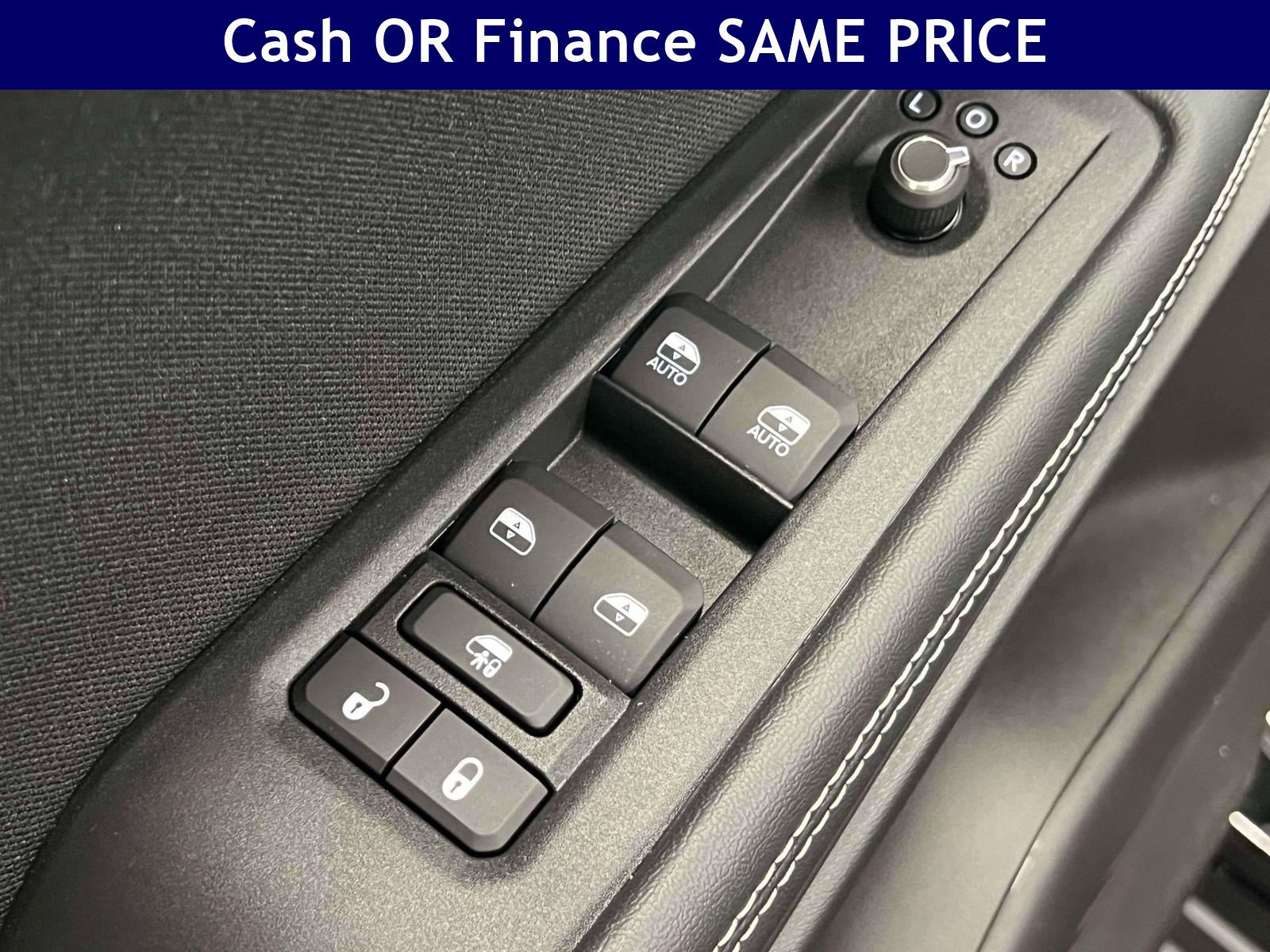 Used 2026 Jeep Cherokee Laredo AWD/4WD image 17