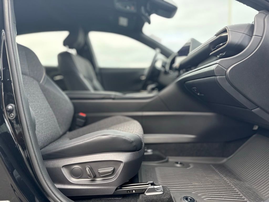 Certified 2023 Toyota Crown XLE image 19