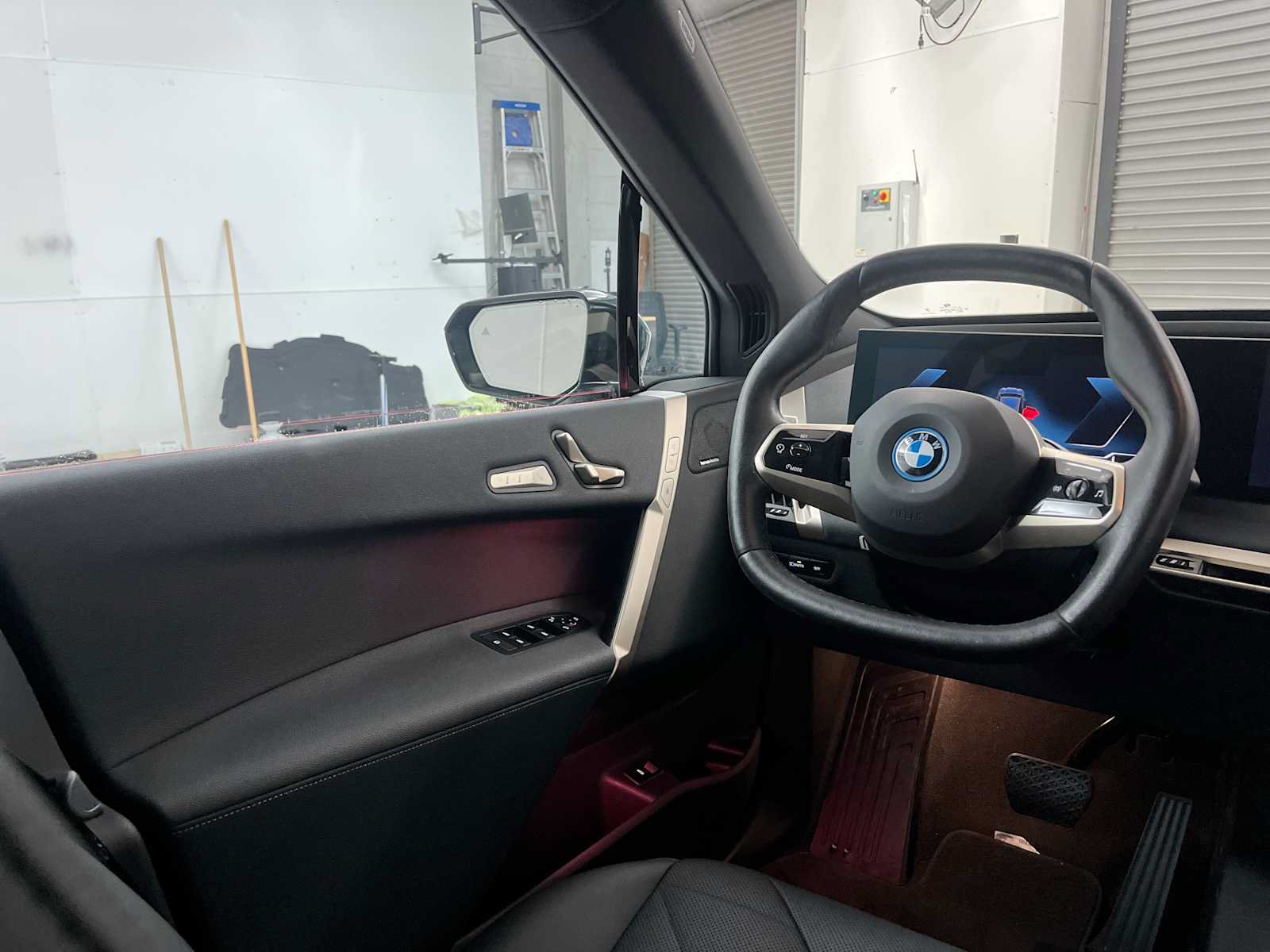 Used 2024 BMW iX xDrive50 AWD/4WD image 15