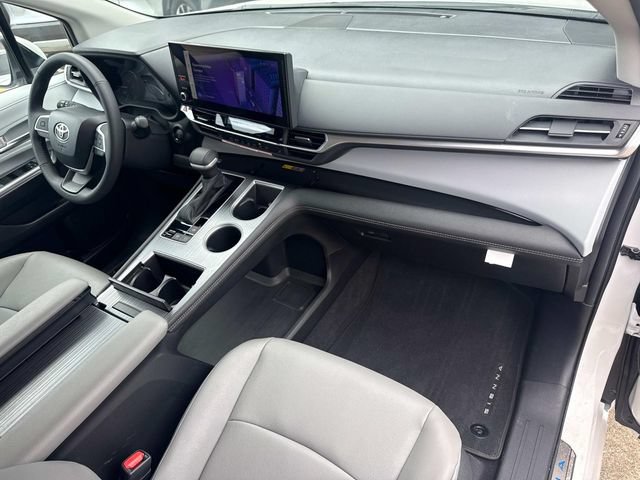 Used 2026 Toyota Sienna XLE AWD/4WD image 17