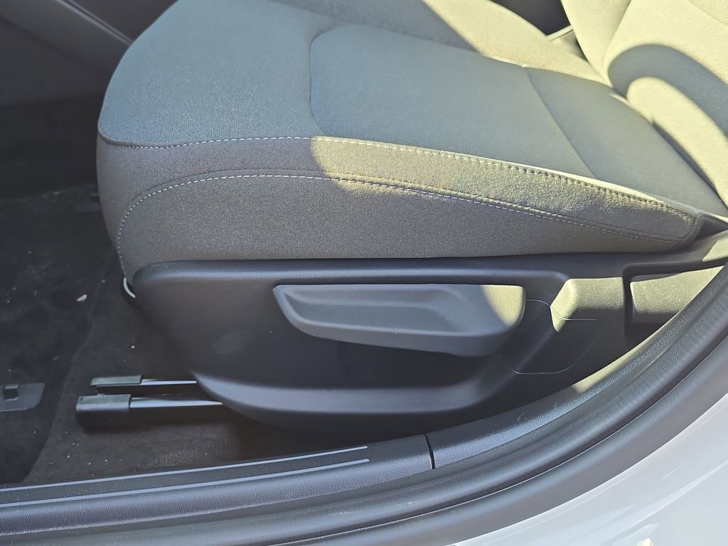 New 2025 Kia K4 LXS image 22