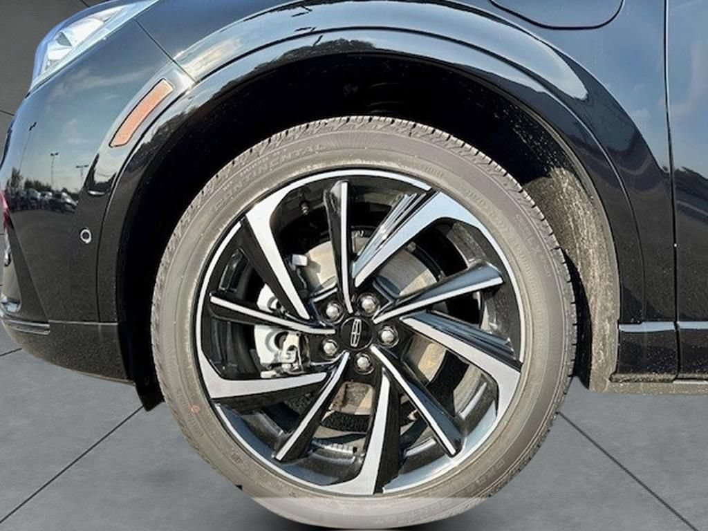 New 2024 Lincoln Corsair Grand Touring w/ Equipment Group 302A AWD/4WD image 4