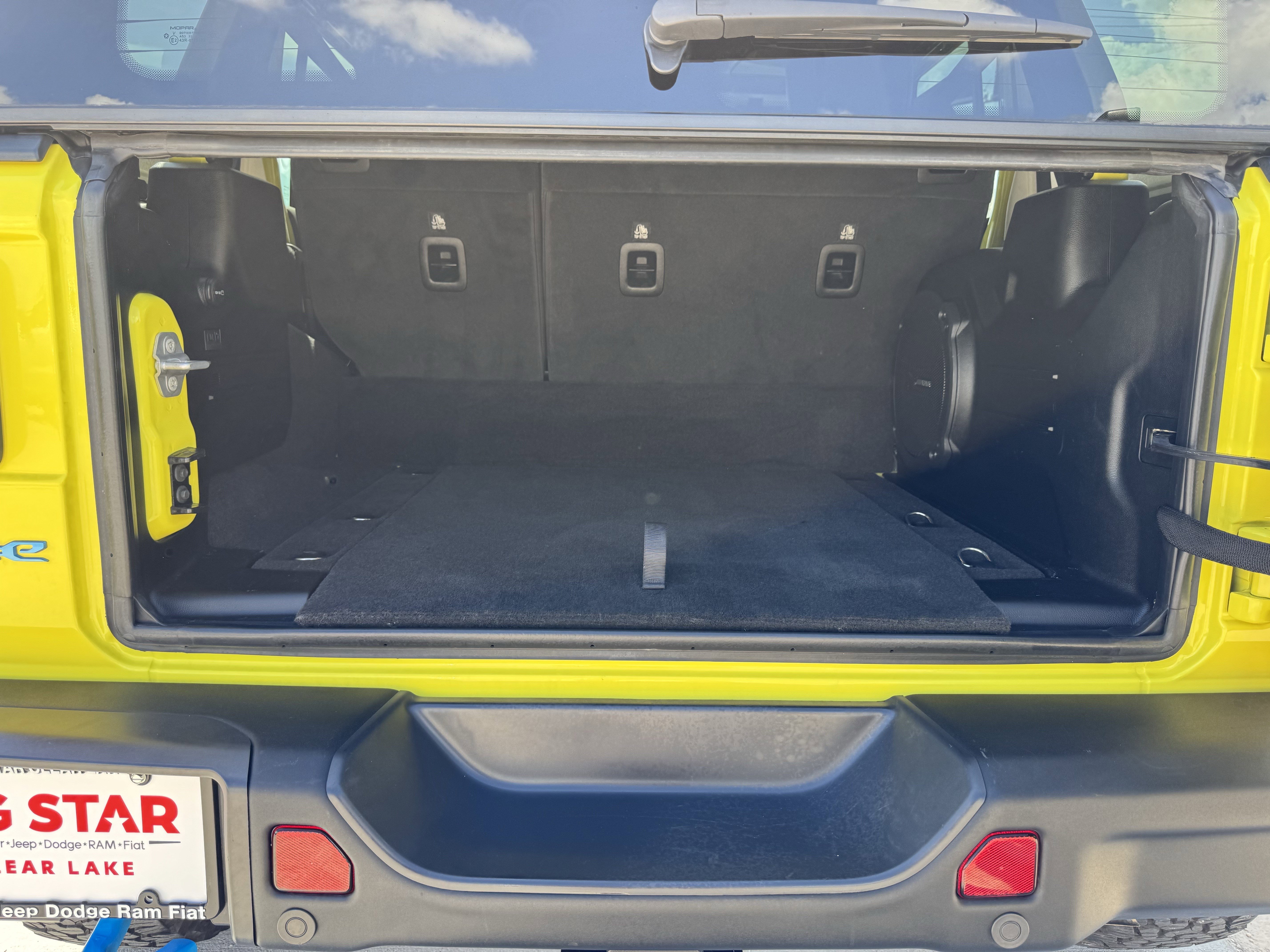 Used 2023 Jeep Wrangler Unlimited Rubicon 4xe w/ Steel Bumper Group image 30