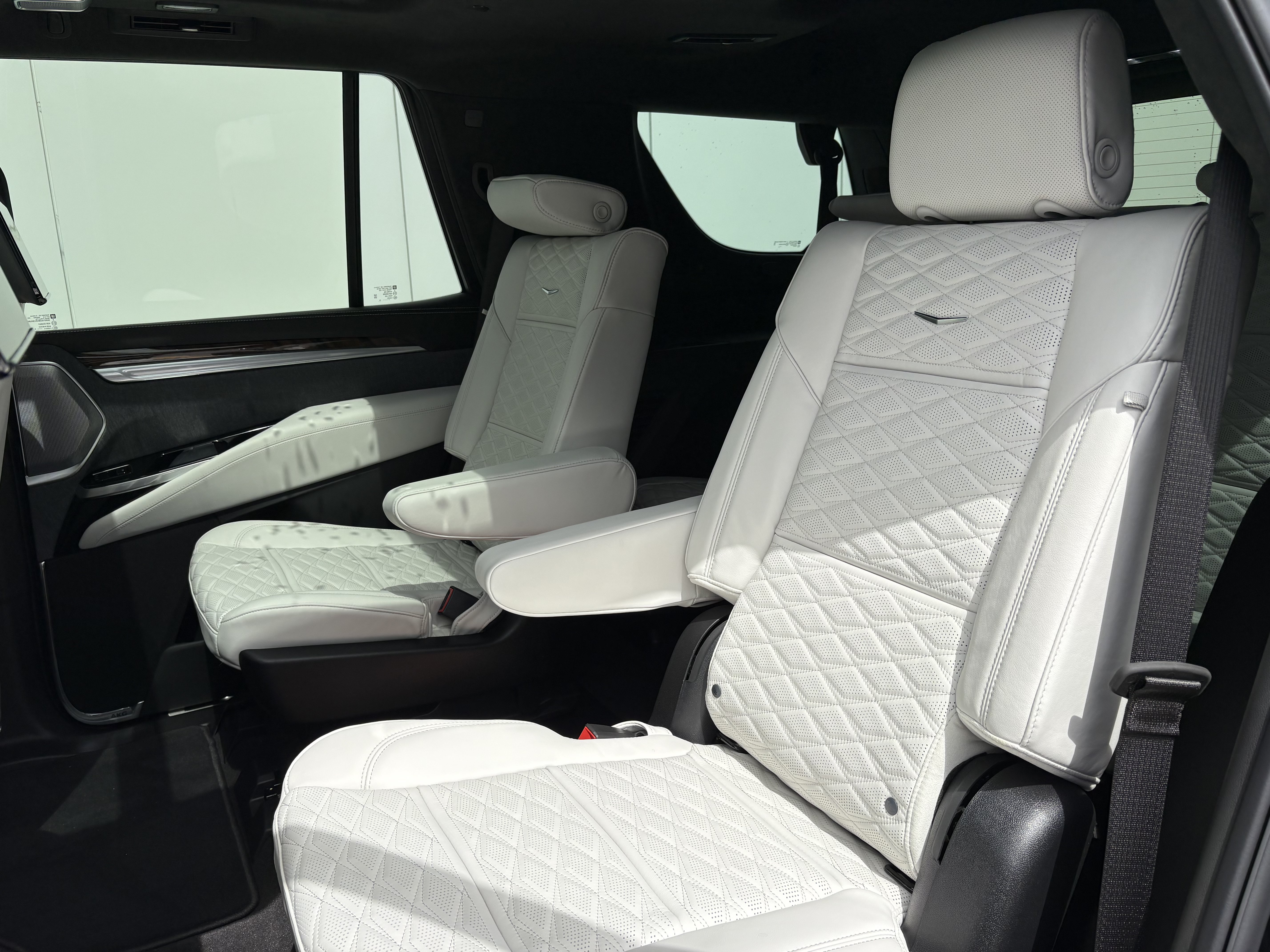 New 2026 Cadillac Escalade Platinum Sport w/ LPO, ONYX Package AWD/4WD image 13