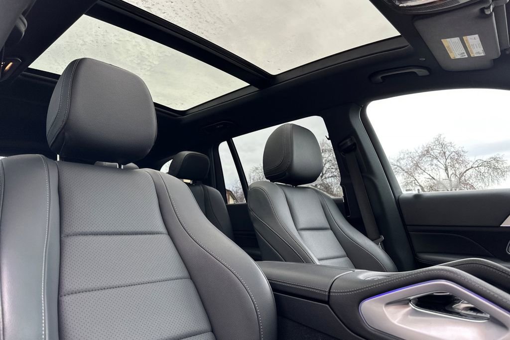 Used 2024 Mercedes-Benz GLS 450 4MATIC image 18