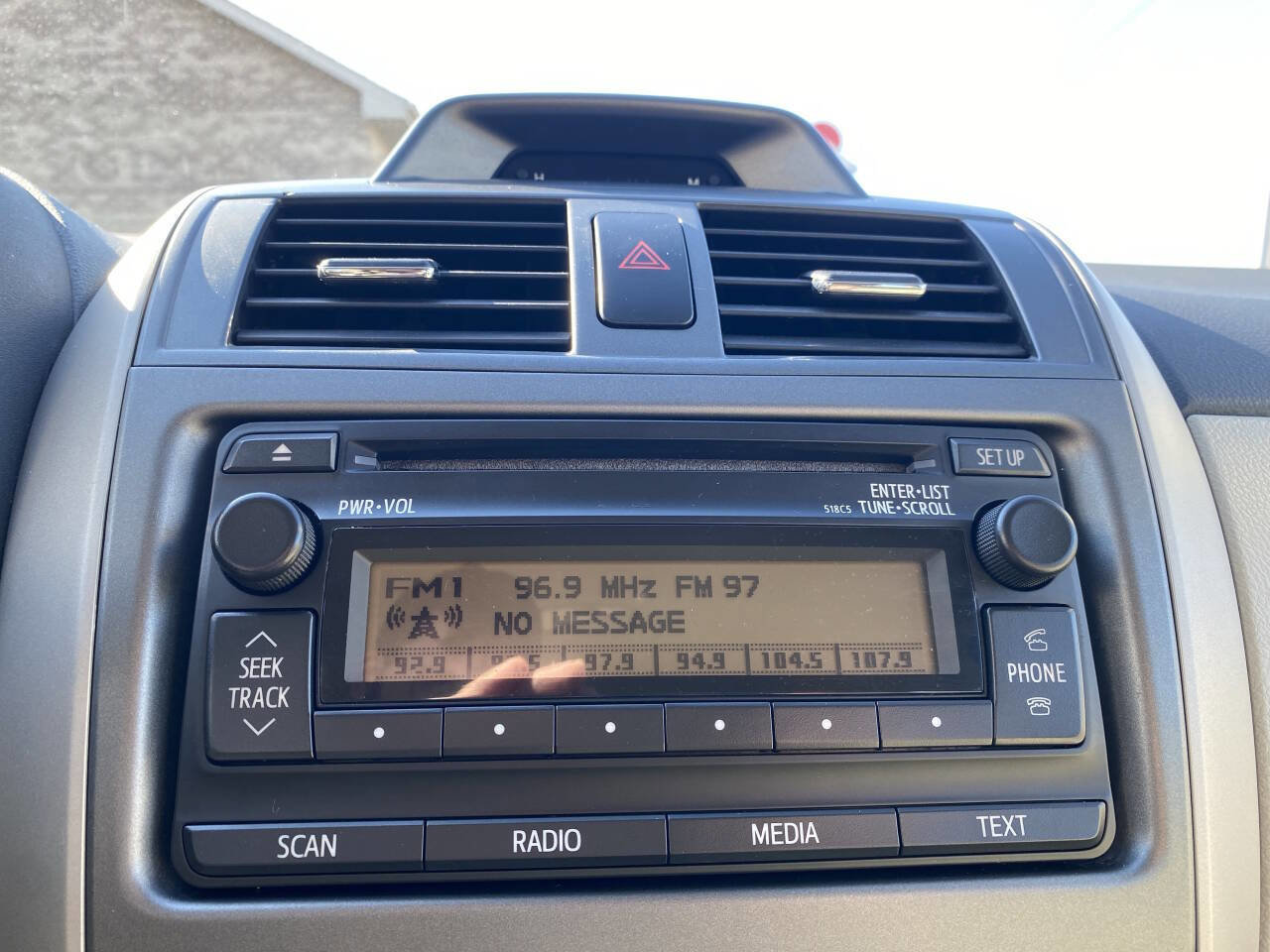 Used 2012 Toyota Corolla LE image 28