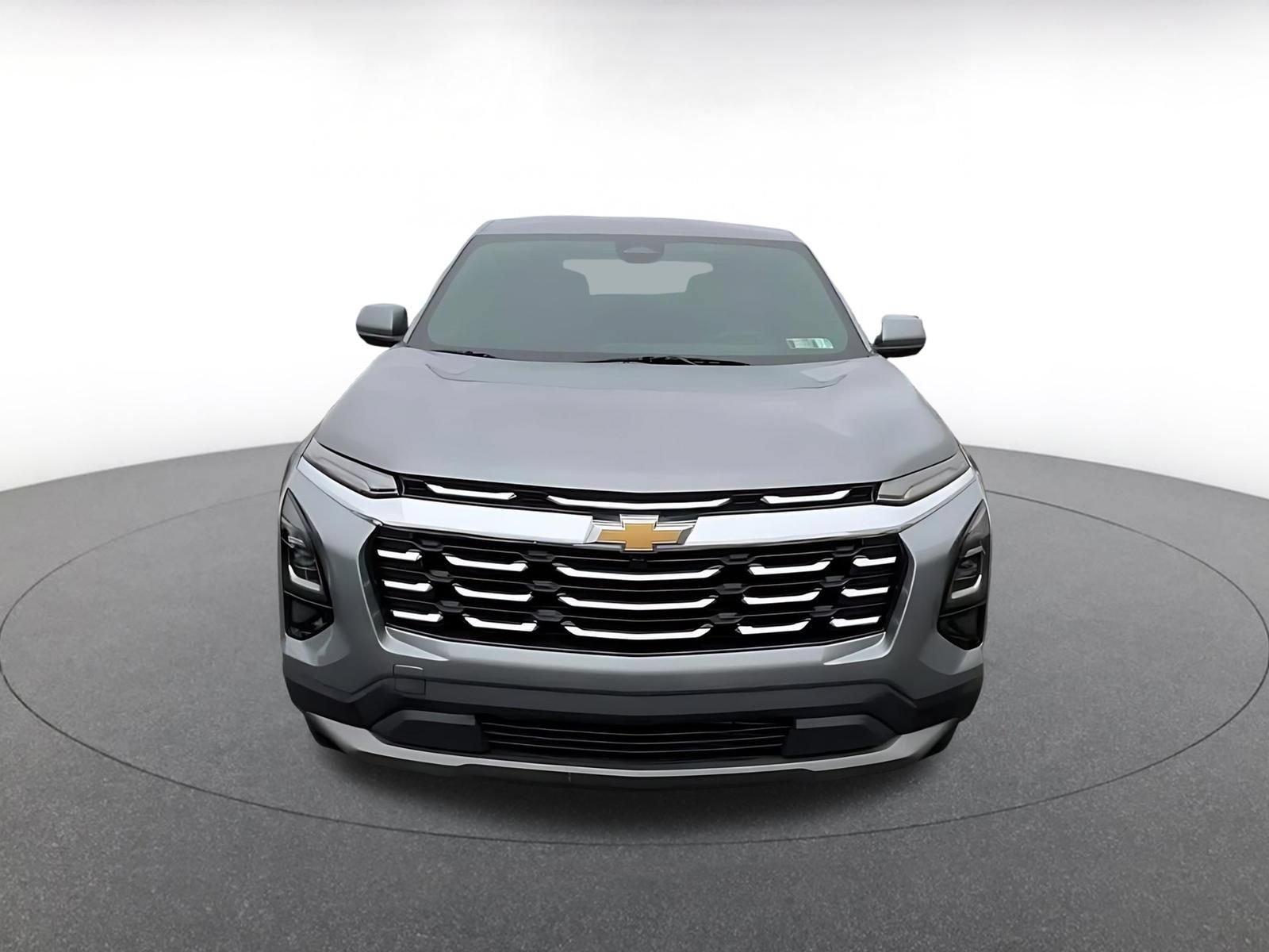 Used 2025 Chevrolet Equinox LT FWD image 3