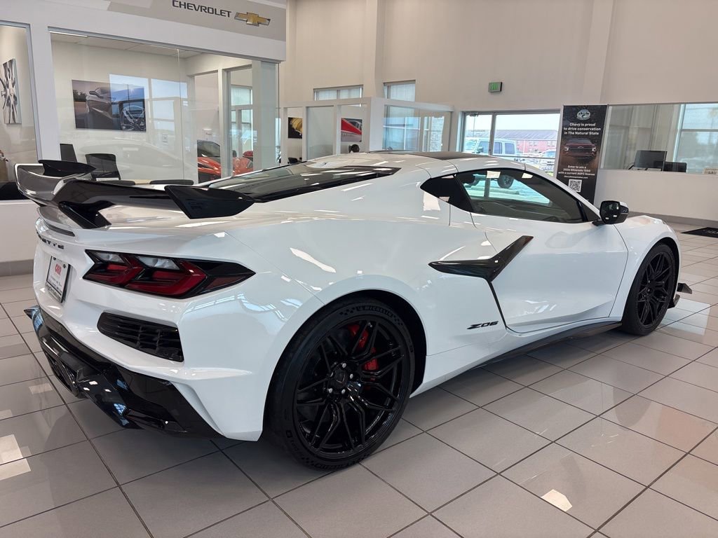 New 2026 Chevrolet Corvette Z06 w/ Z07 Performance Package RWD image 2