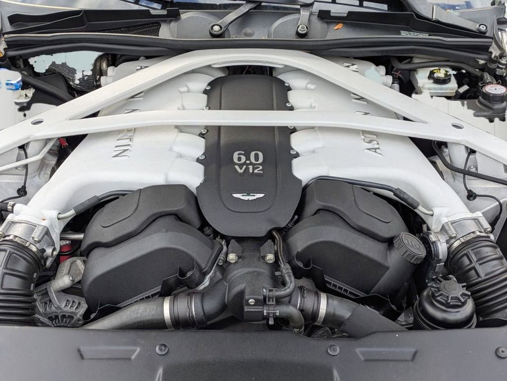 Used 2015 Aston Martin Rapide S image 31