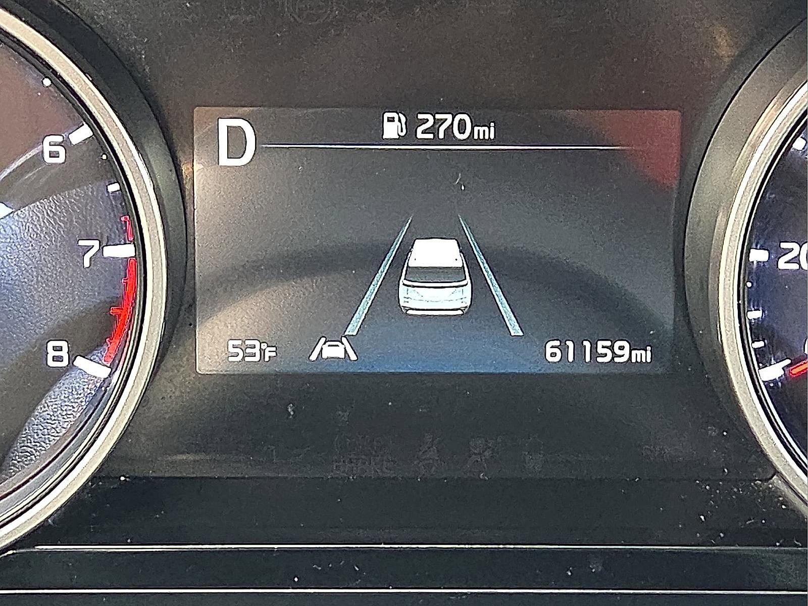 Used 2023 Kia Carnival EX image 23